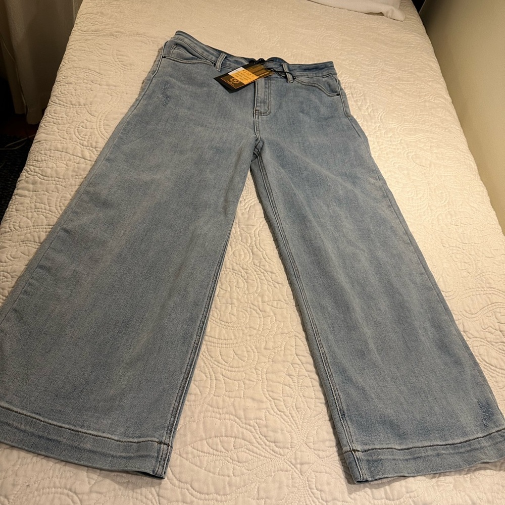 Risen wide legged cropped jean NWT
